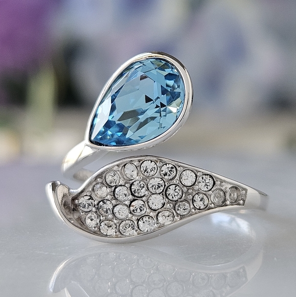 Swarovski Blue Crystal Mermaid Tail Ring, 925 Sterling Silver - Picture 4 of 7